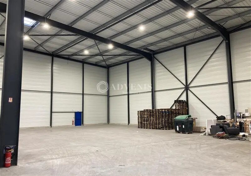 Vente Local d'activités 1 800 m² - Photo 1