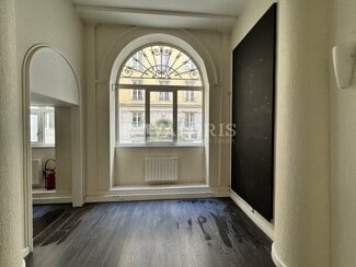 More details for 1 Place Du Griffon, Lyon - Office to Rent