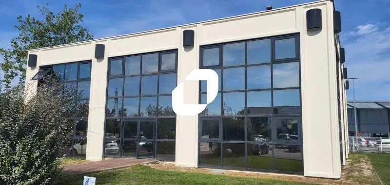 Office in Mérignac to rent Building Photo- Image 1 of 11