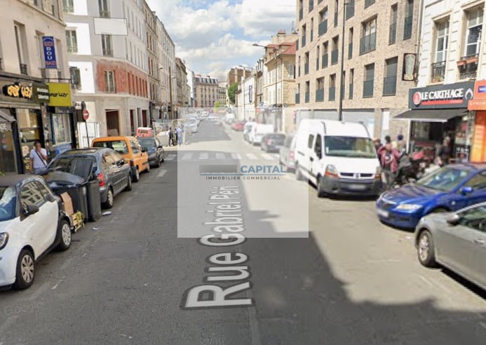 Retail in Saint-Denis to rent Building Photo- Image 1 of 2