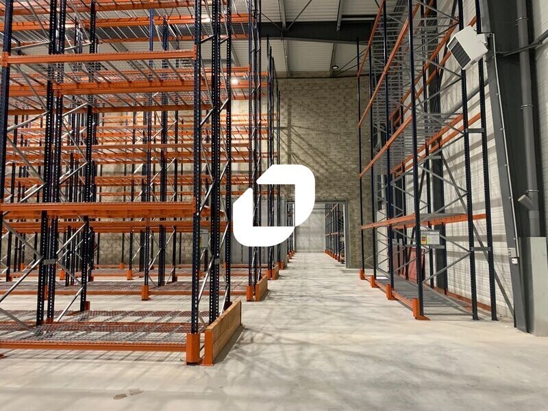 Light Industrial in Persan to rent Building Photo- Image 1 of 6