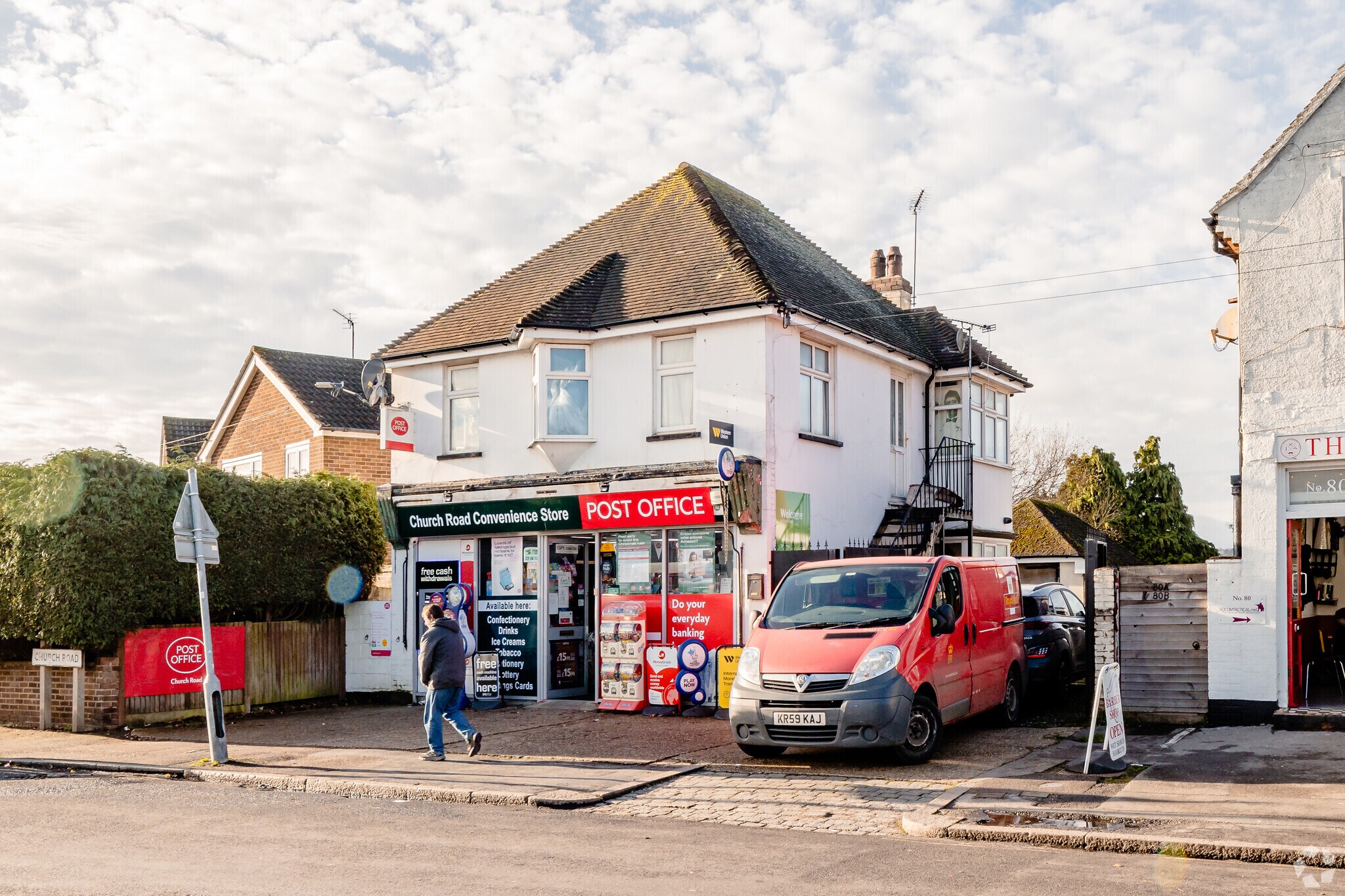 82 Church Rd, Aldershot for sale Primary Photo- Image 1 of 3