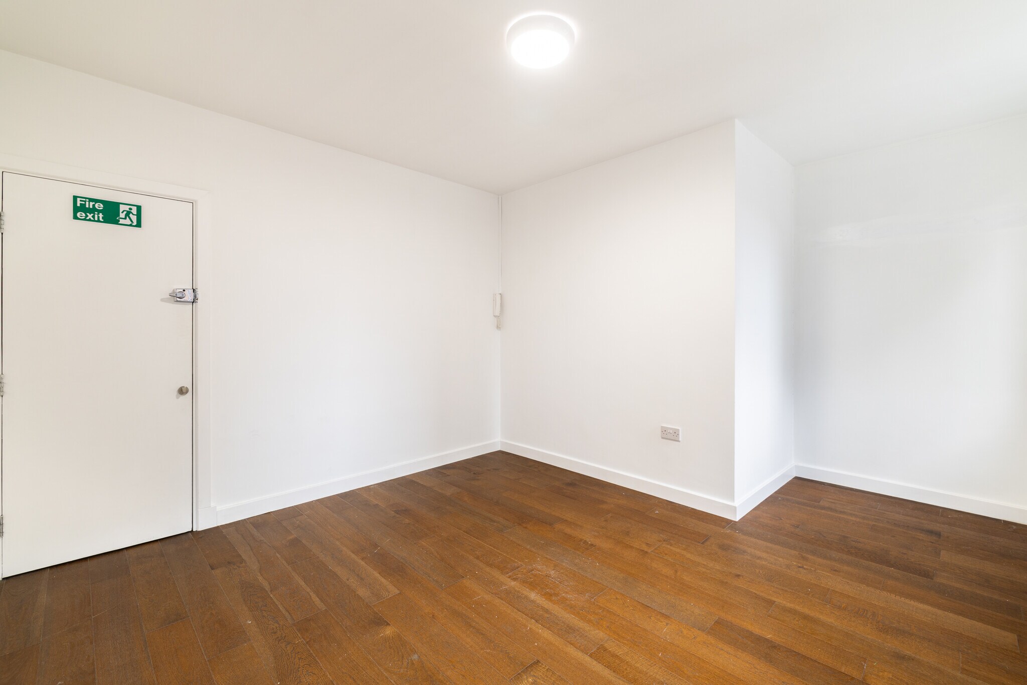 3-5 Little Somerset, London to rent Primary Photo- Image 1 of 7