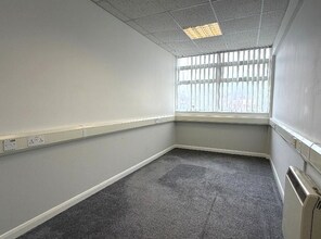 Courtenay St, Newton Abbot to rent Interior Photo- Image 2 of 2