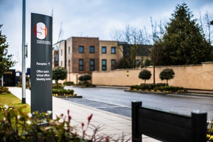 Howard Rd, Stanmore to rent - Building Photo - Image 3 of 3