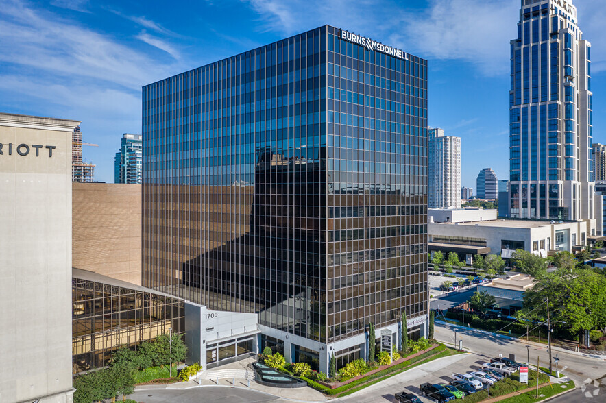 1700 West Loop S, Houston, TX for rent - Building Photo - Image 2 of 13