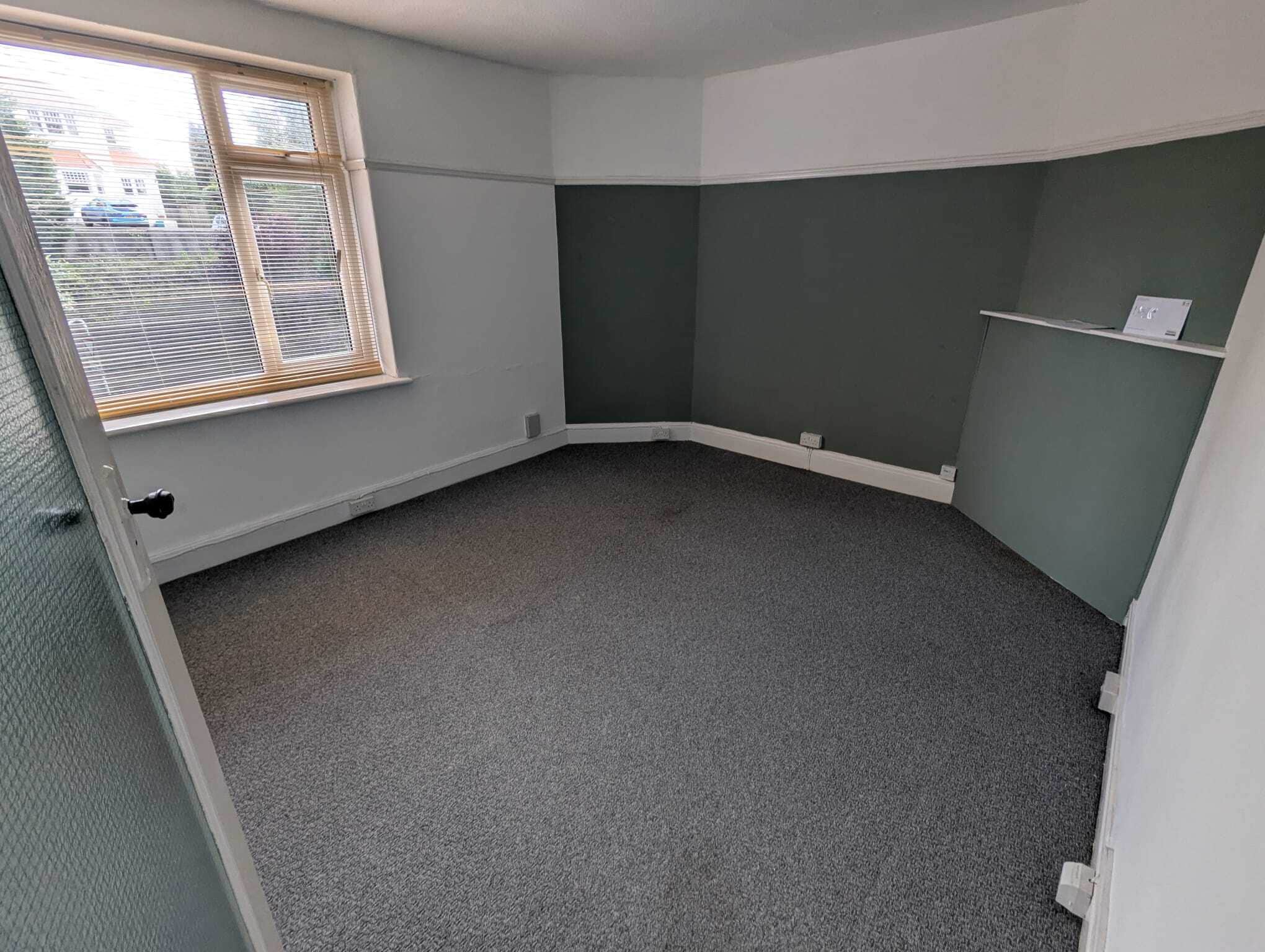 454 Gower Rd, Swansea to rent Interior Photo- Image 1 of 6