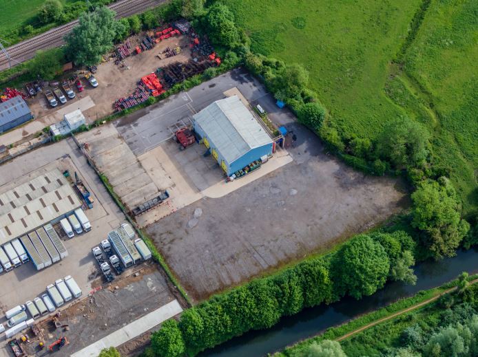 Colthrop Ln, Thatcham for sale - Primary Photo - Image 1 of 1