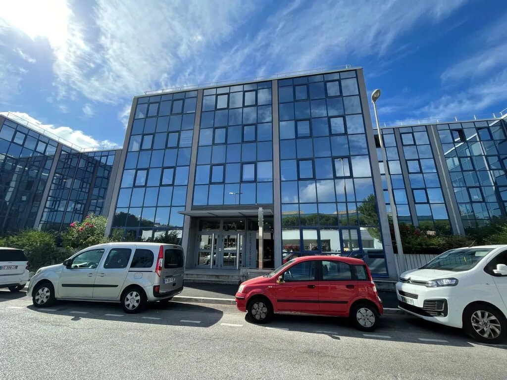 Location Bureaux 46 m² à 621 m² - Photo 1