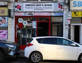 225 High Rd, London to rent Building Photo- Image 1 of 1