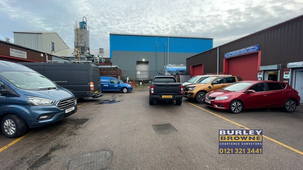 Lichfield Rd, Brownhills to rent - Building Photo - Image 3 of 5