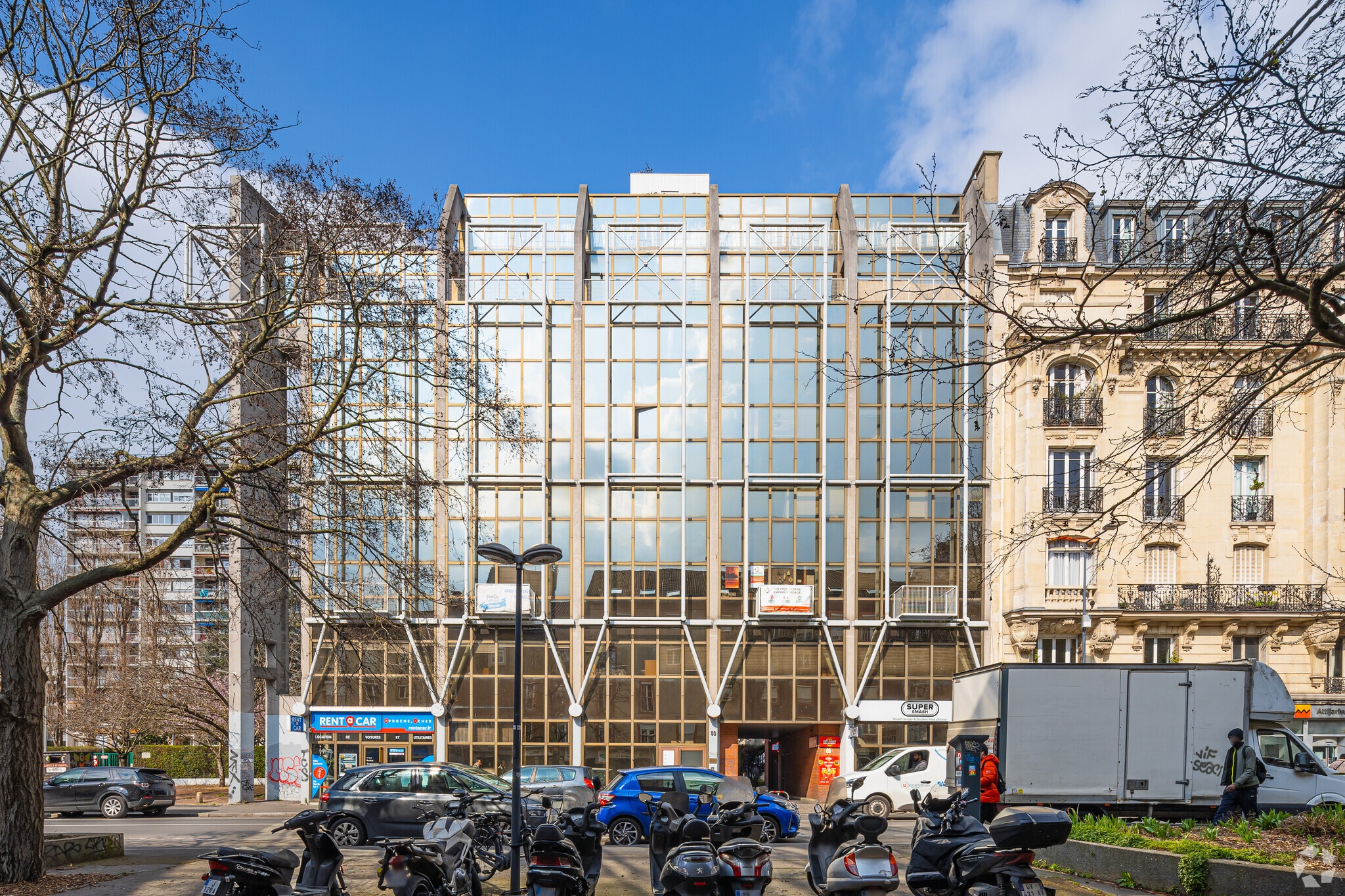 Office in Montreuil to rent Primary Photo- Image 1 of 20