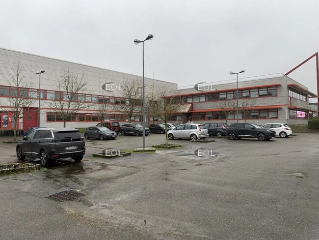 Location Local d'activités 6 081 m²