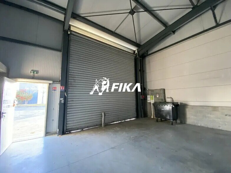 Light Industrial in Saint-Alban to rent - Building Photo - Image 3 of 5