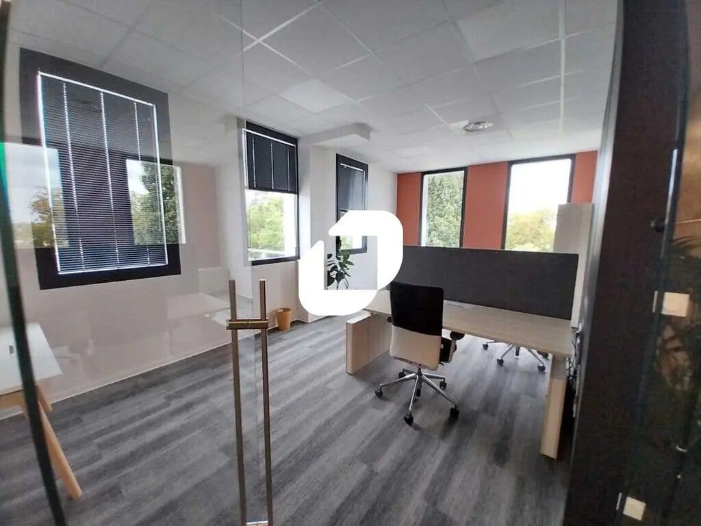 Location Bureaux 278 m² - Photo 1
