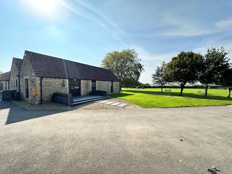 Dyson St, Chippenham to rent - Primary Photo - Image 1 of 3