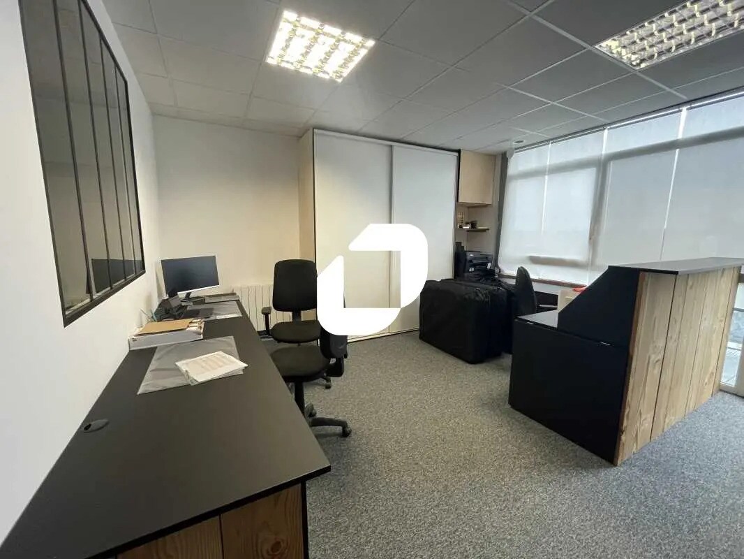 Office in Bordeaux to rent Interior Photo- Image 1 of 7