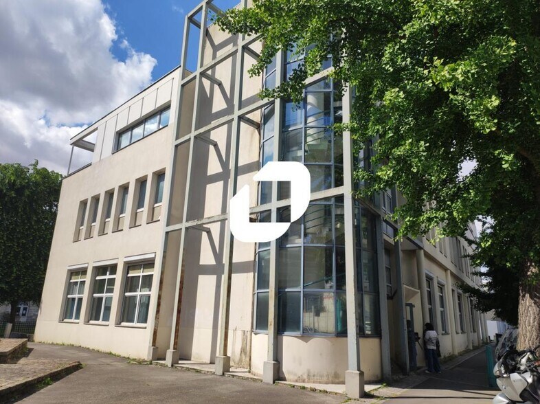 Office in Arcueil for sale - Building Photo - Image 1 of 11