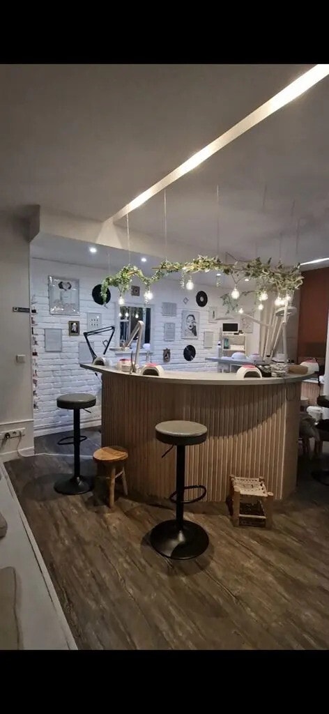 Location Commerce 75 m² - Photo 1