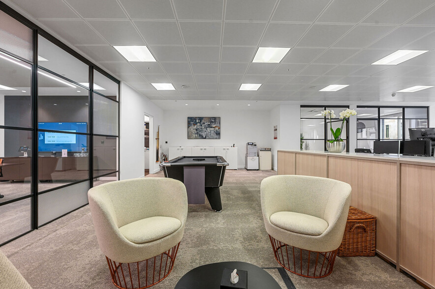 5 Hanover Sq, London to rent - Building Photo - Image 2 of 6