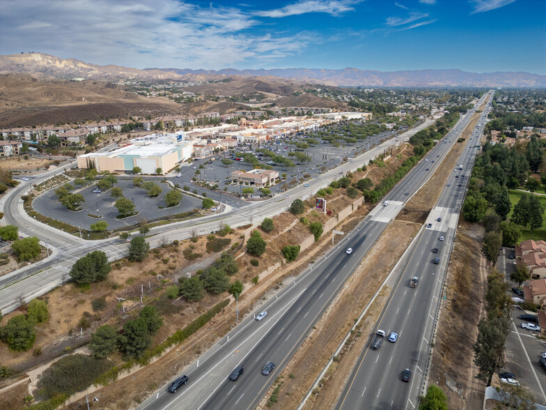 1685 Simi Town Center Way, Simi Valley, CA for rent - Building Photo - Image 1 of 18