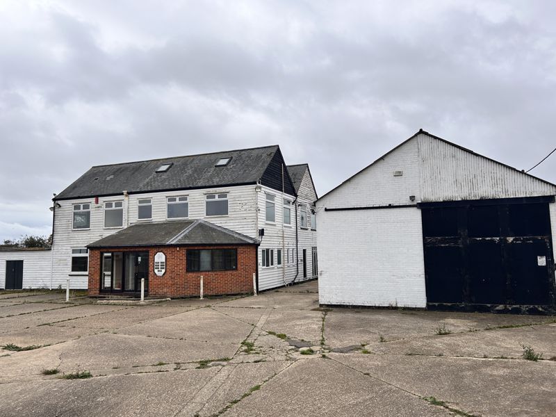 20 Field Ln, Lowestoft to rent Building Photo- Image 1 of 6