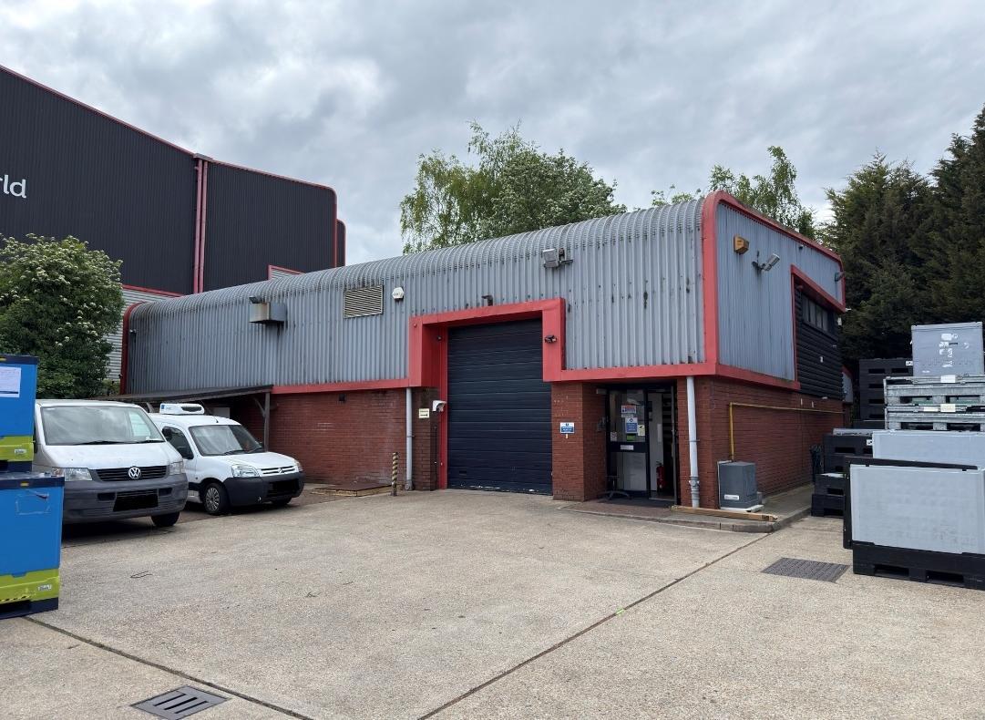 Springhead Rd, Northfleet to rent Primary Photo- Image 1 of 2