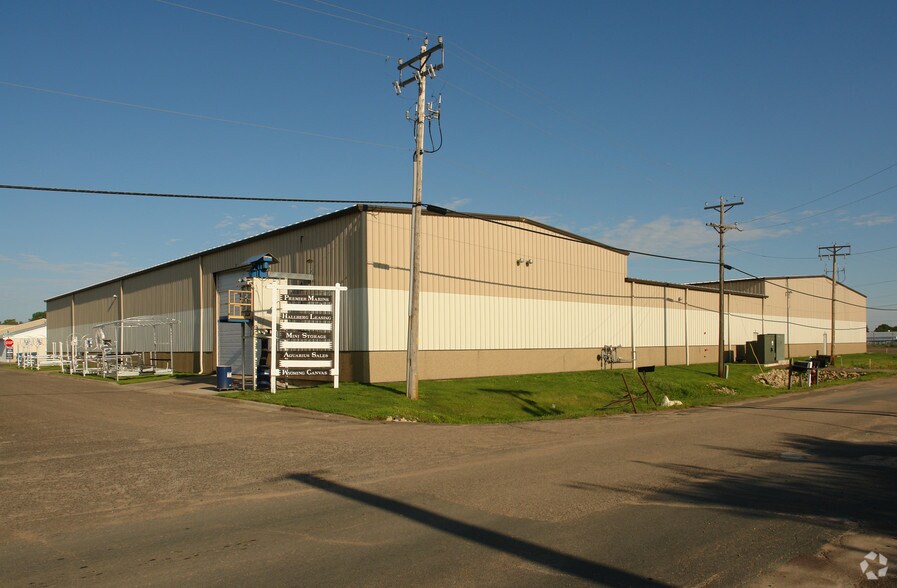 26539-26563 Fallbrook Ln, Wyoming, MN for sale - Building Photo - Image 1 of 1