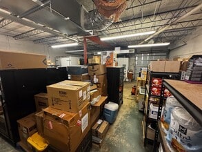 4700-4736 NE 12th Ave, Oakland Park, FL to rent Interior Photo- Image 2 of 4