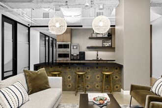 10940 Wilshire Blvd, Los Angeles, CA to rent Interior Photo- Image 2 of 8