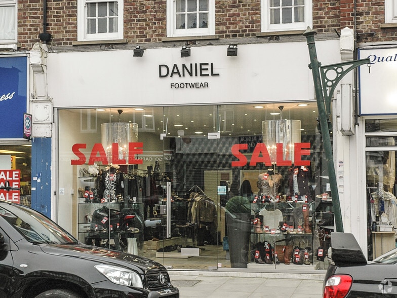 64 The Broadway, London to rent - Building Photo - Image 2 of 2