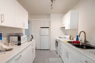 More details for 15318 N Bluff Rd, White Rock, BC - Build-to-Rent for Sale