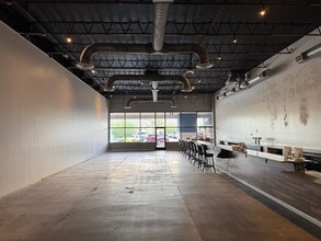 7802-7830 N 12th St, Phoenix, AZ to rent Interior Photo- Image 1 of 8