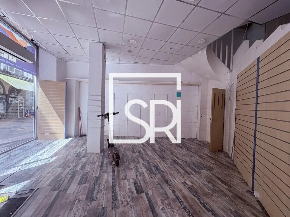 Vente Commerce 200 m² - Photo 1