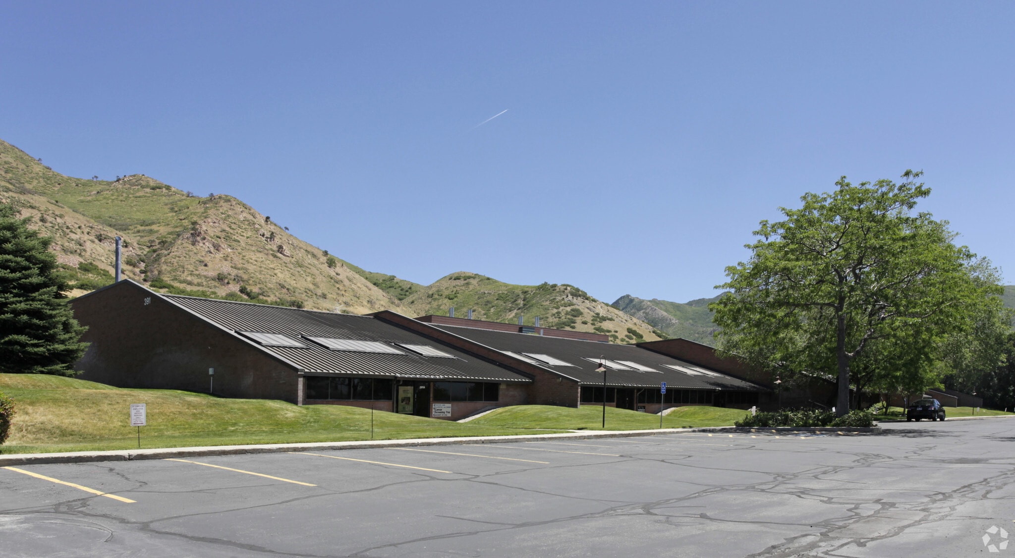 391 S Chipeta Way, Salt Lake City, UT to rent Primary Photo- Image 1 of 5