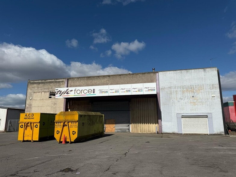 11 Village Farm Industrial Estate, Pyle to rent - Building Photo - Image 3 of 5