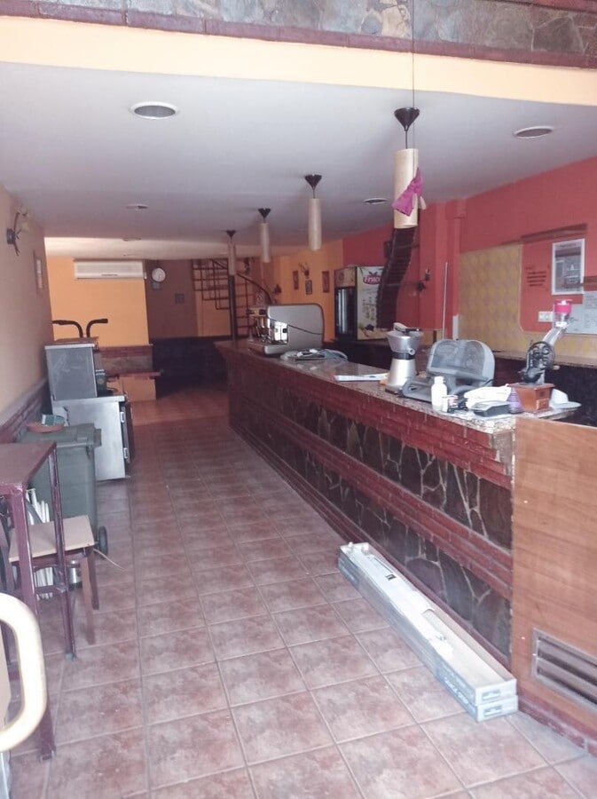 Cornellà de Llobregat, BAR 08940 - - - Interior Photo - Image 2 of 10