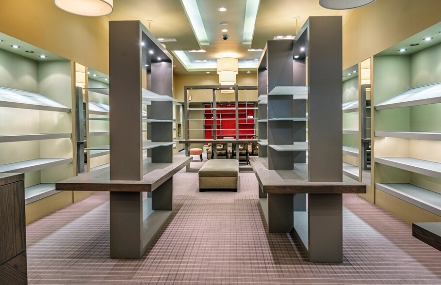 227 8th Ave SW, Calgary, AB to rent - Interior Photo - Image 2 of 3