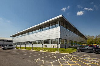 Birchwood Park Av, Warrington for rent Building Photo- Image 1 of 7