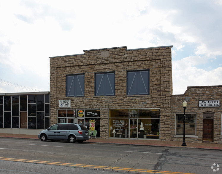 11109-11111 Johnson Dr, Shawnee, KS for sale - Primary Photo - Image 1 of 1