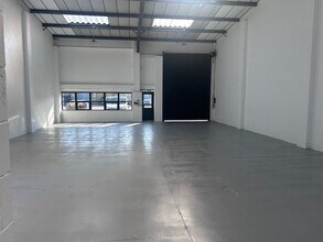 Stonedale Rd, Stonehouse to rent Interior Photo- Image 1 of 2