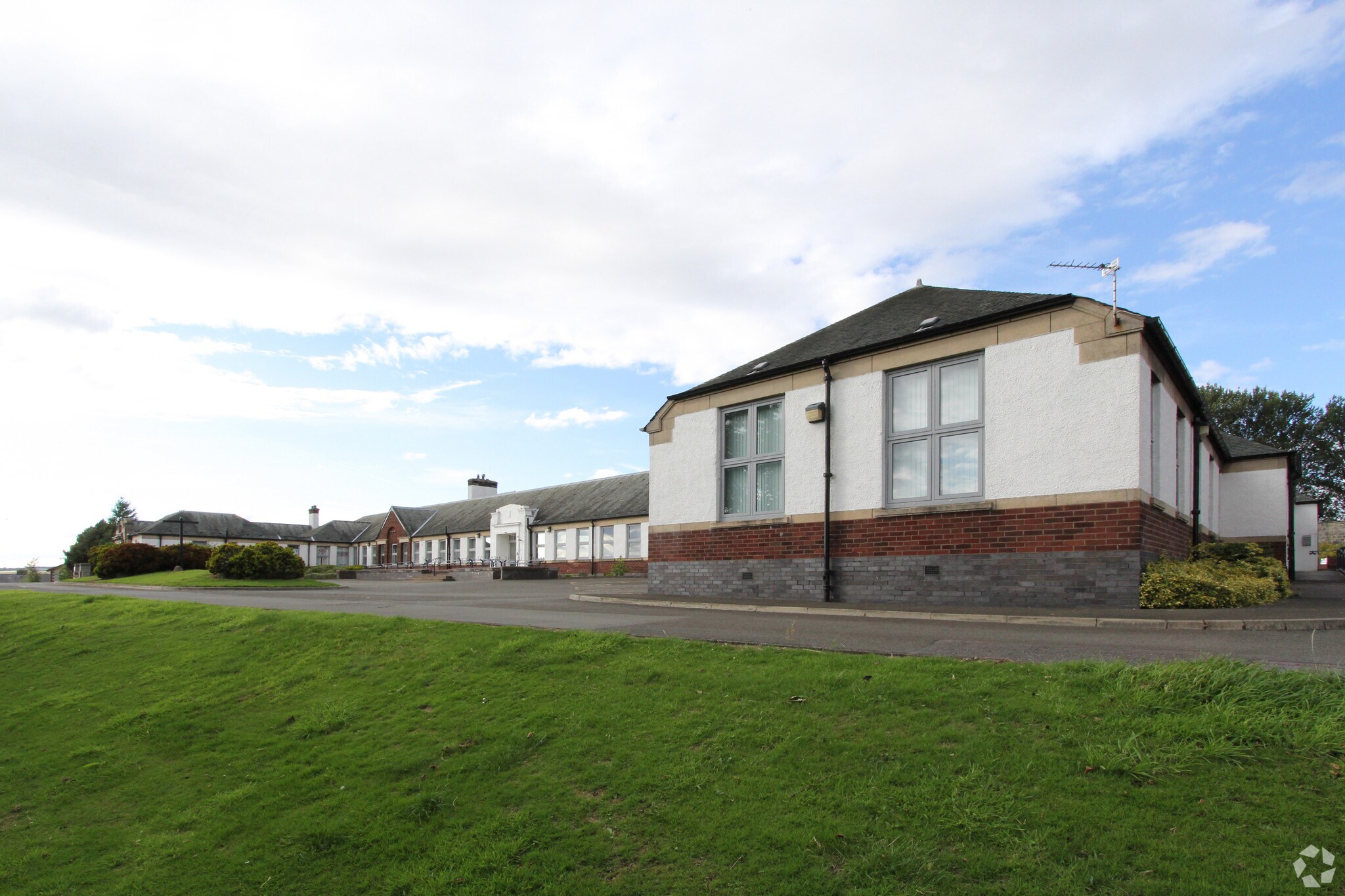Izatt Ave, Dunfermline for sale Primary Photo- Image 1 of 1