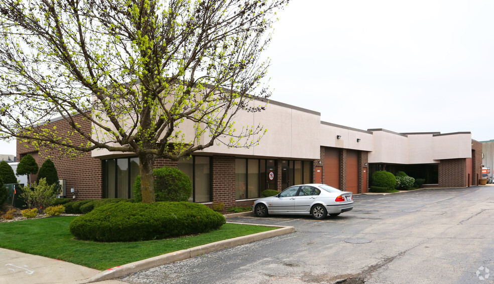 400 Frontier Way, Bensenville, IL for rent - Primary Photo - Image 1 of 4