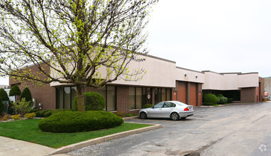 400 Frontier Way, Bensenville, IL for rent Primary Photo- Image 1 of 5