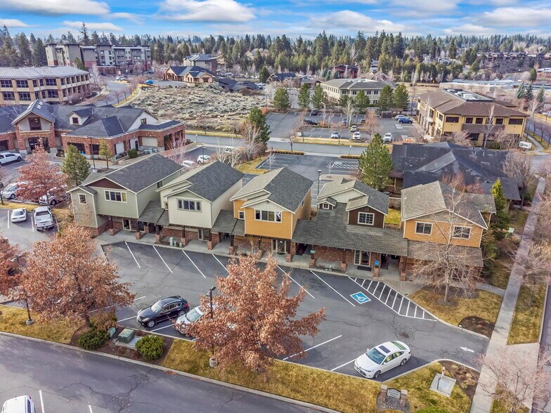 376 SW Bluff Dr, Bend, OR for sale - Building Photo - Image 1 of 1