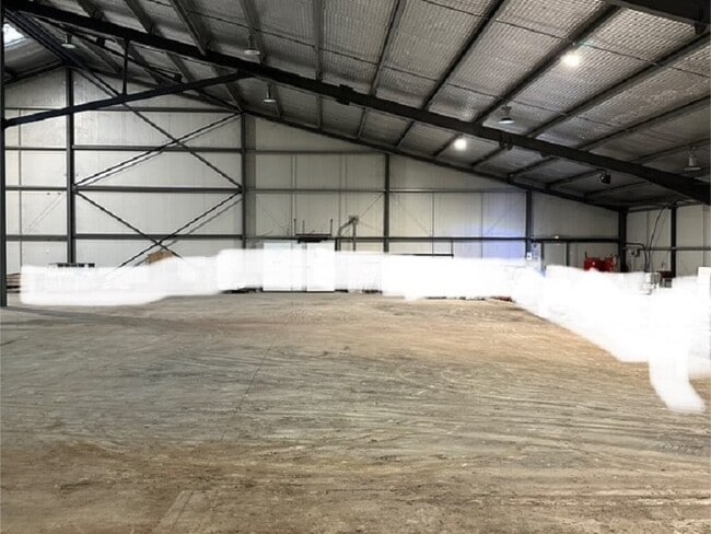 Location Entrepôt 320 m² à 1 600 m²