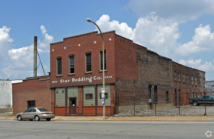 3908-3920 N Broadway, Saint Louis, MO for sale - Building Photo - Image 1 of 1