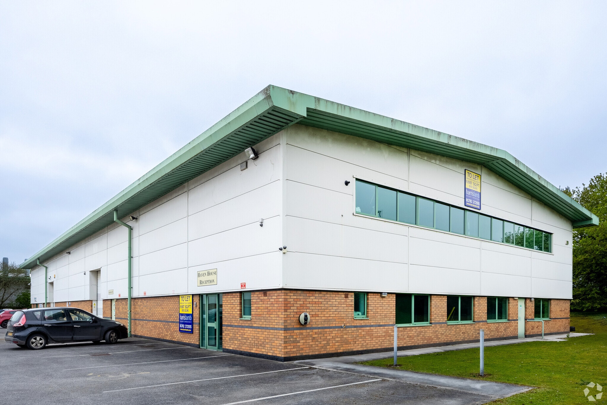 2A-2B Crown Rd, Stoke On Trent to rent Primary Photo- Image 1 of 5