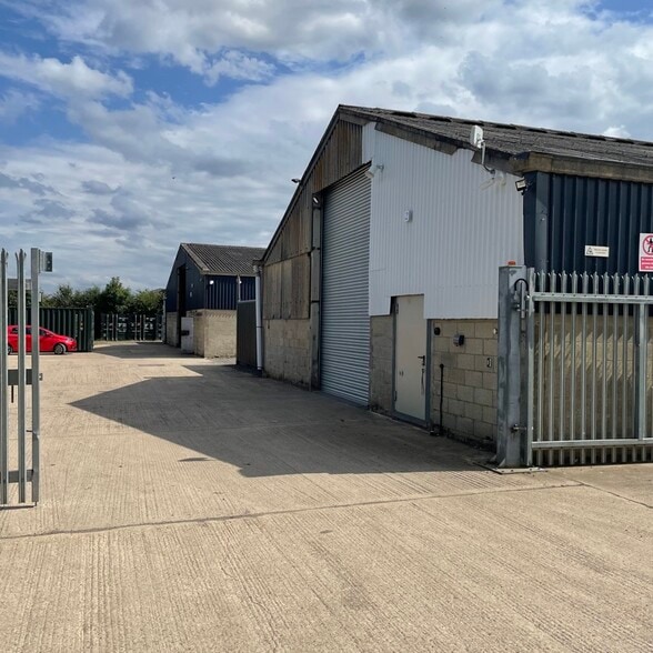 97 Hanney Rd, Abingdon to rent - Primary Photo - Image 1 of 3