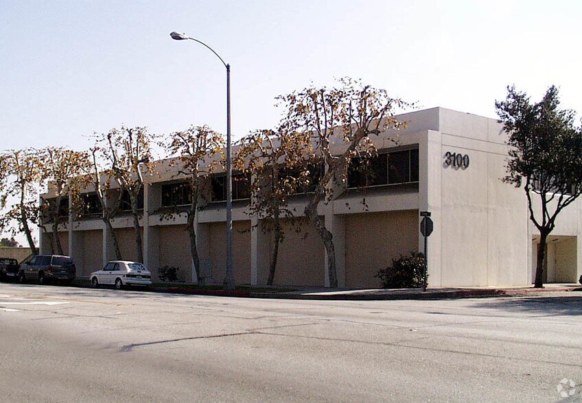 3202 E Foothill Blvd, Pasadena, CA for sale - Building Photo - Image 2 of 9